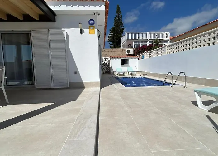 Ocean Vibes With Sea View And Private Heated Pool Holiday home Callao Salvaje