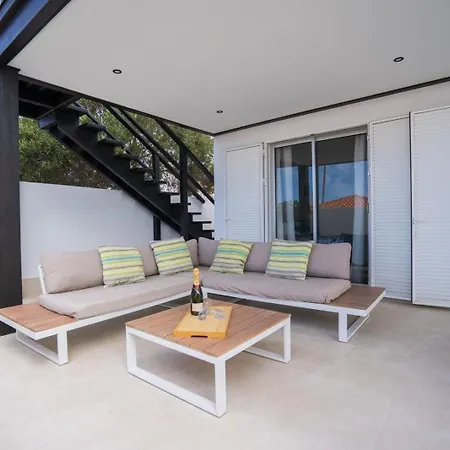 Ocean Vibes With Sea View And Private Heated Pool Semesterbostad