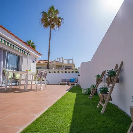 Ocean Vibes With Sea View And Private Heated Pool Ferienhaus